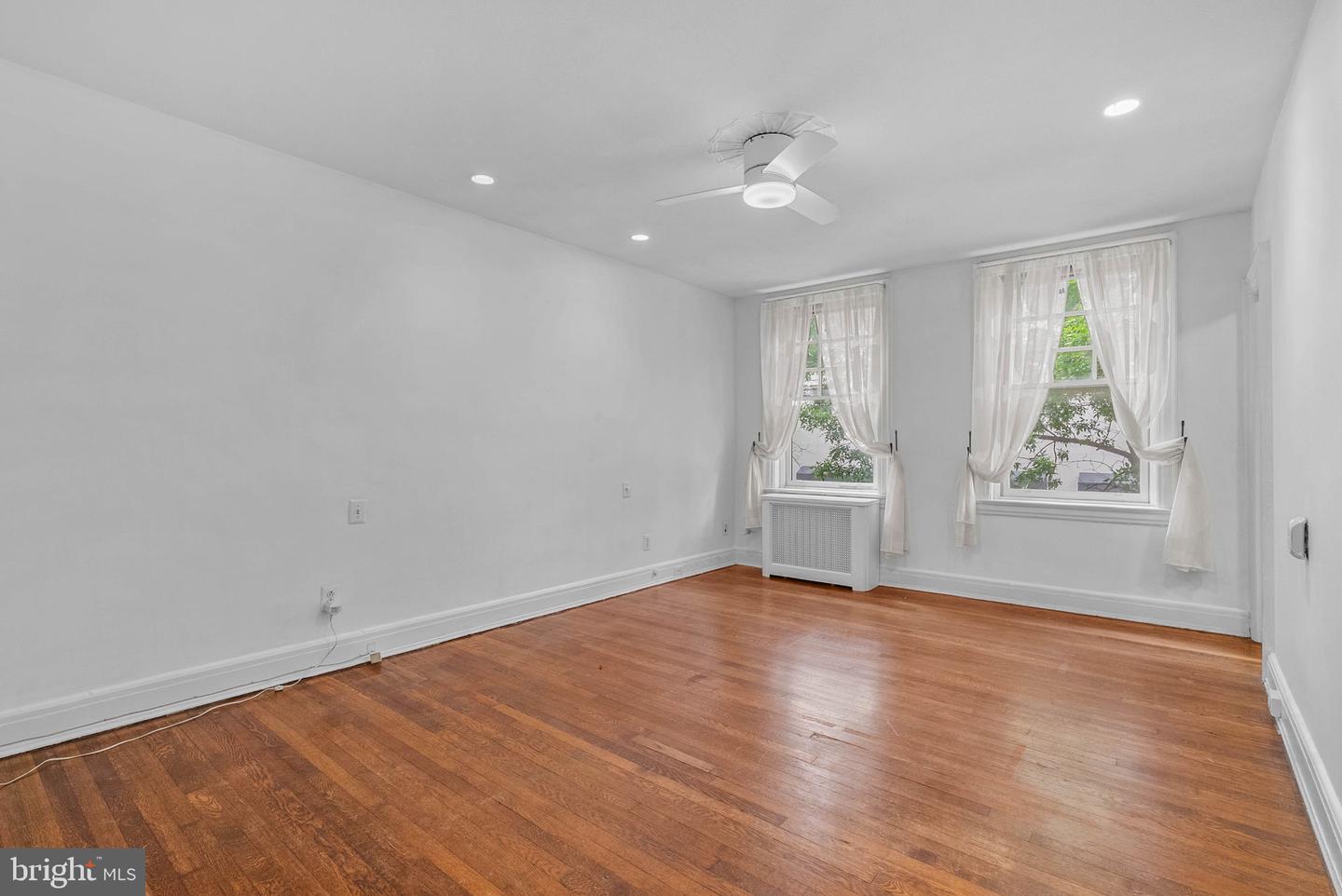 351 S 47th St #b210 Property Photo 23