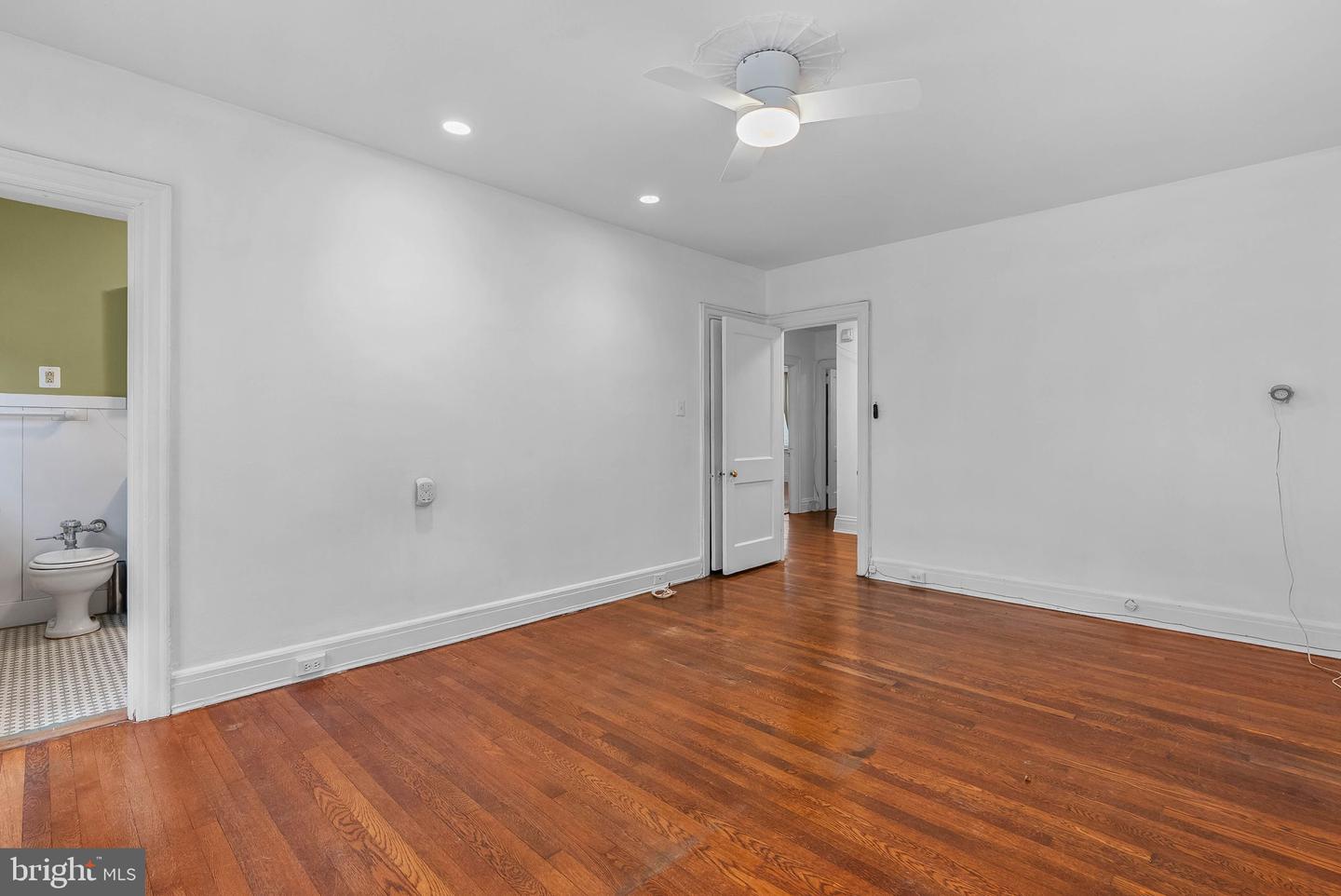 351 S 47th St #b210 Property Photo 24