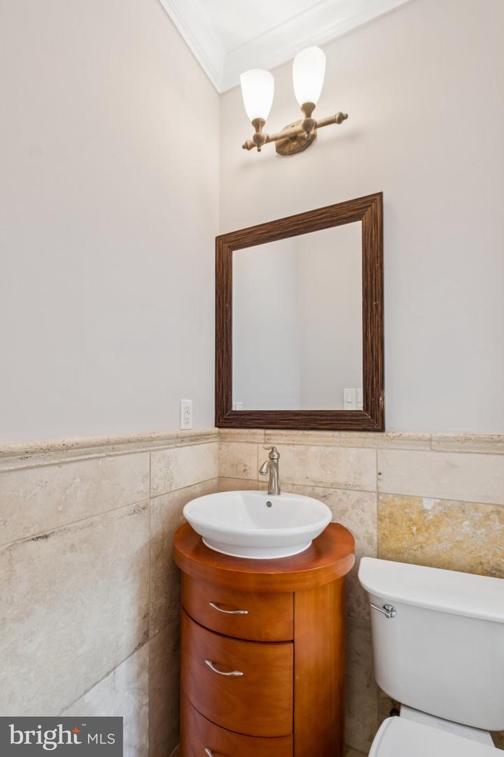 1343 Christian St Property Photo 11
