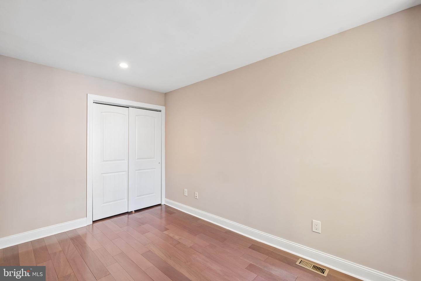 1343 Christian St Property Photo 18