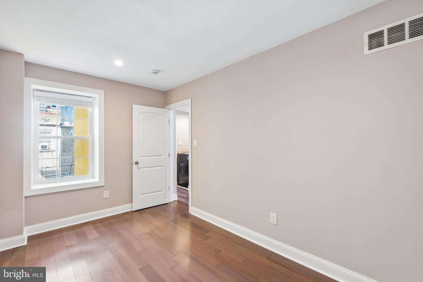 1343 Christian St Property Photo 19