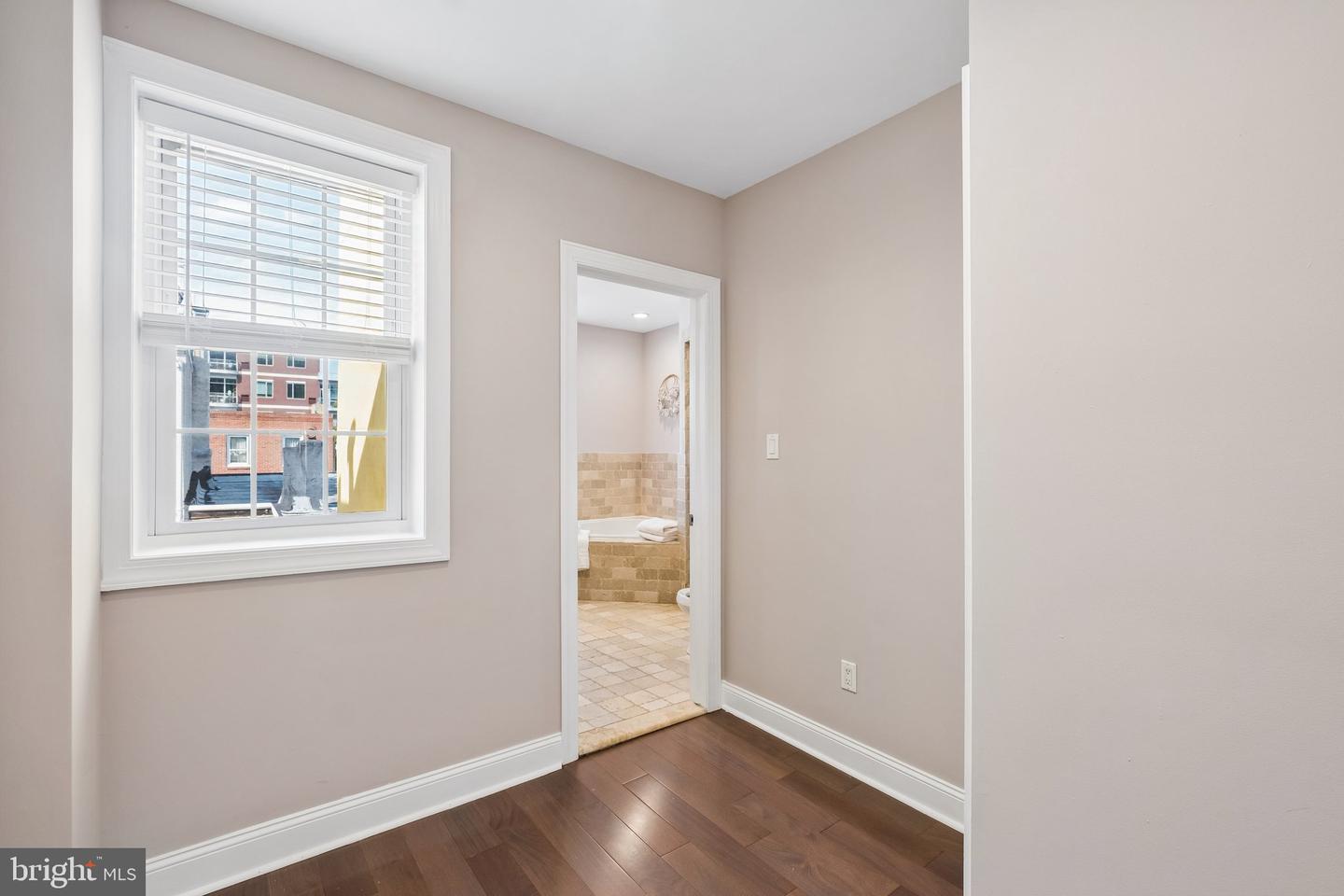 1343 Christian St Property Photo 27