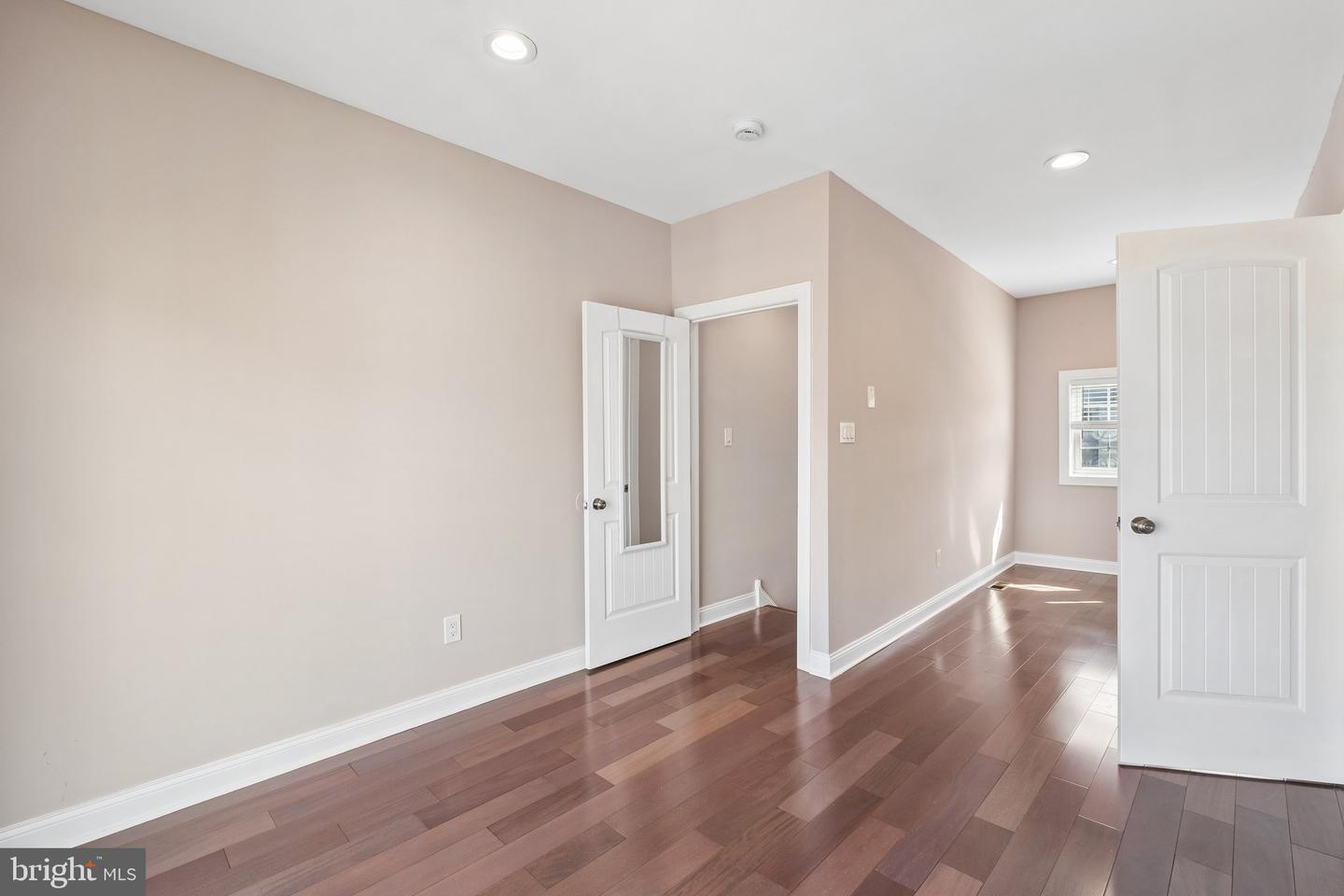 1343 Christian St Property Photo 33
