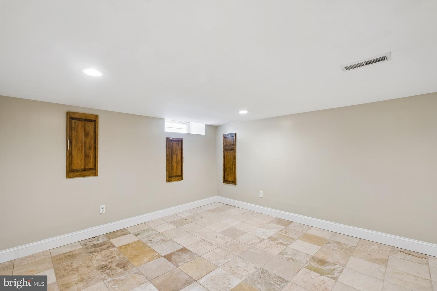 1343 Christian St Property Photo 42