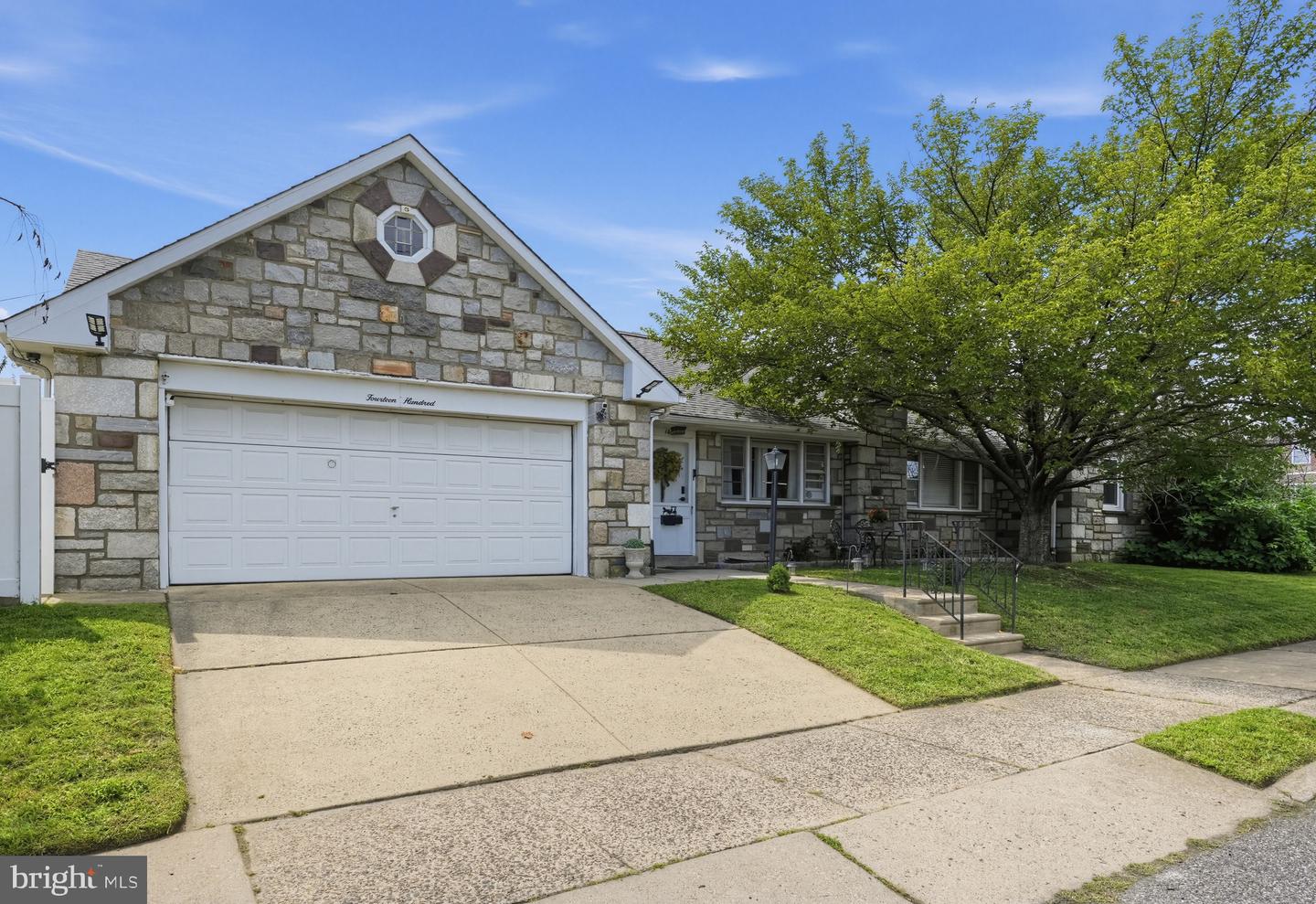 1400 Faunce St Property Photo 1