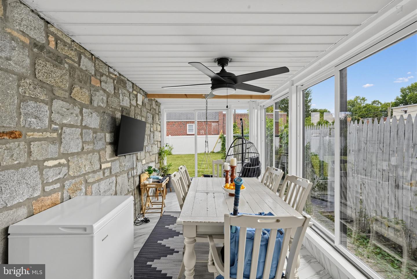1400 Faunce St Property Photo 14