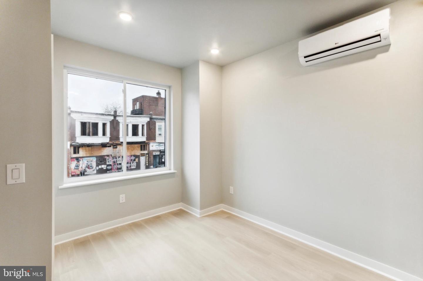 316 S 52nd St #5 Property Photo 3