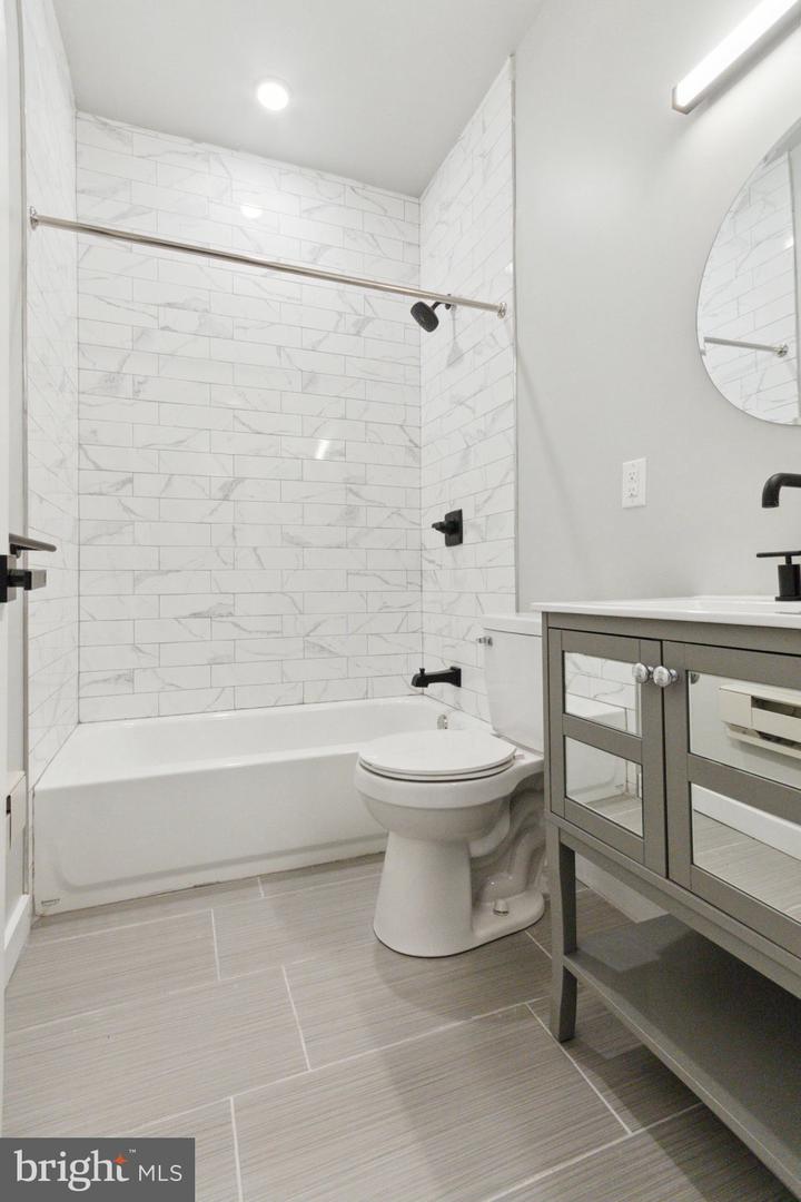 316 S 52nd St #5 Property Photo 6