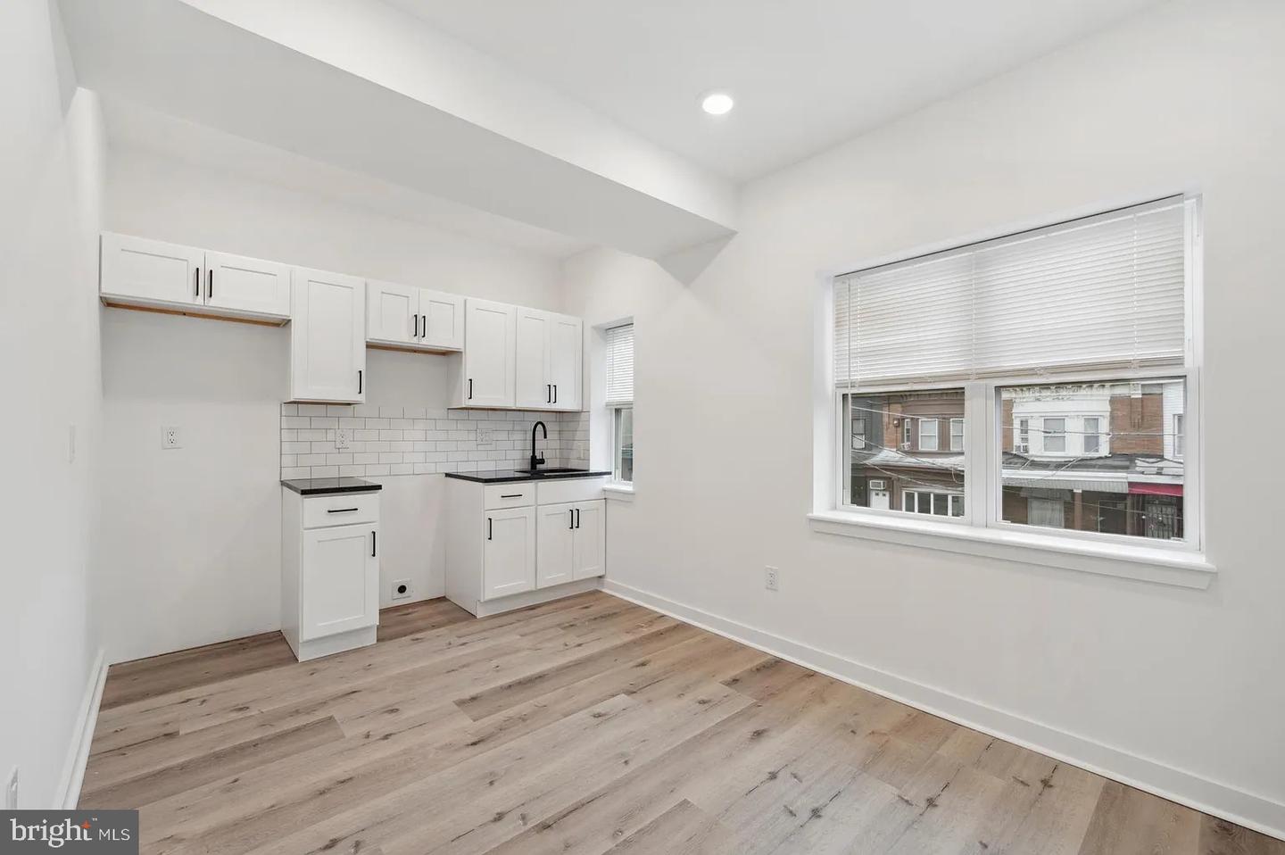 3458 FRANKFORD AVE #4D Property Photo 1