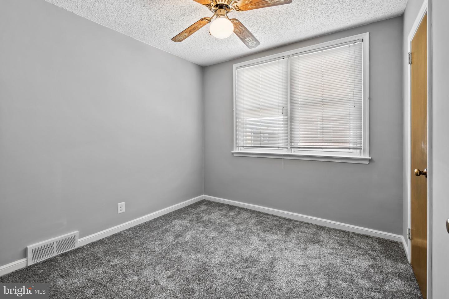 8010 Lexington Ave Property Photo 18