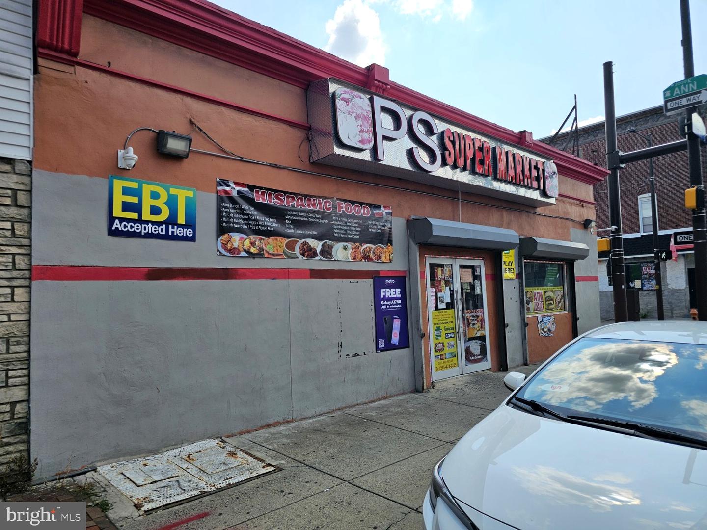 3001 FRANKFORD AVE Property Photo 1