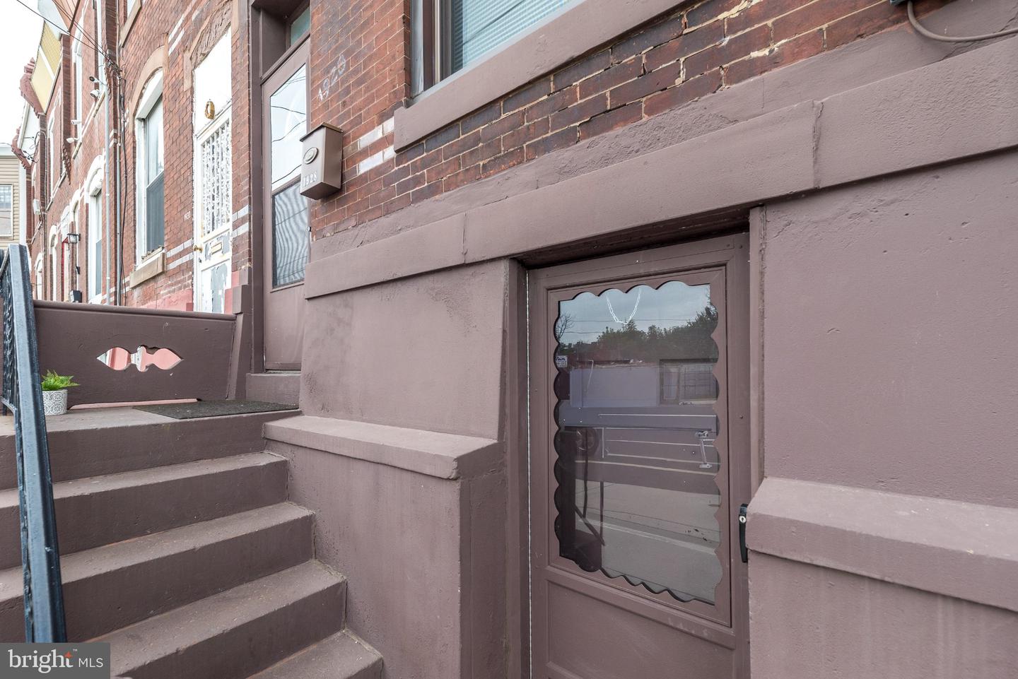 1928 E Lehigh Ave Property Photo 3
