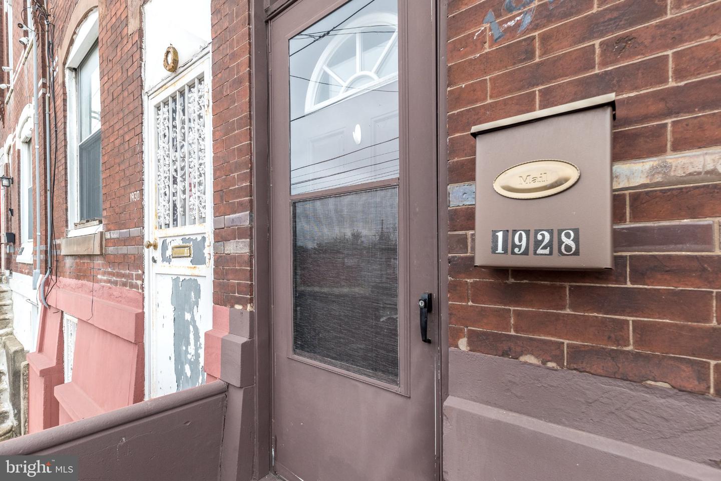 1928 E Lehigh Ave Property Photo 4