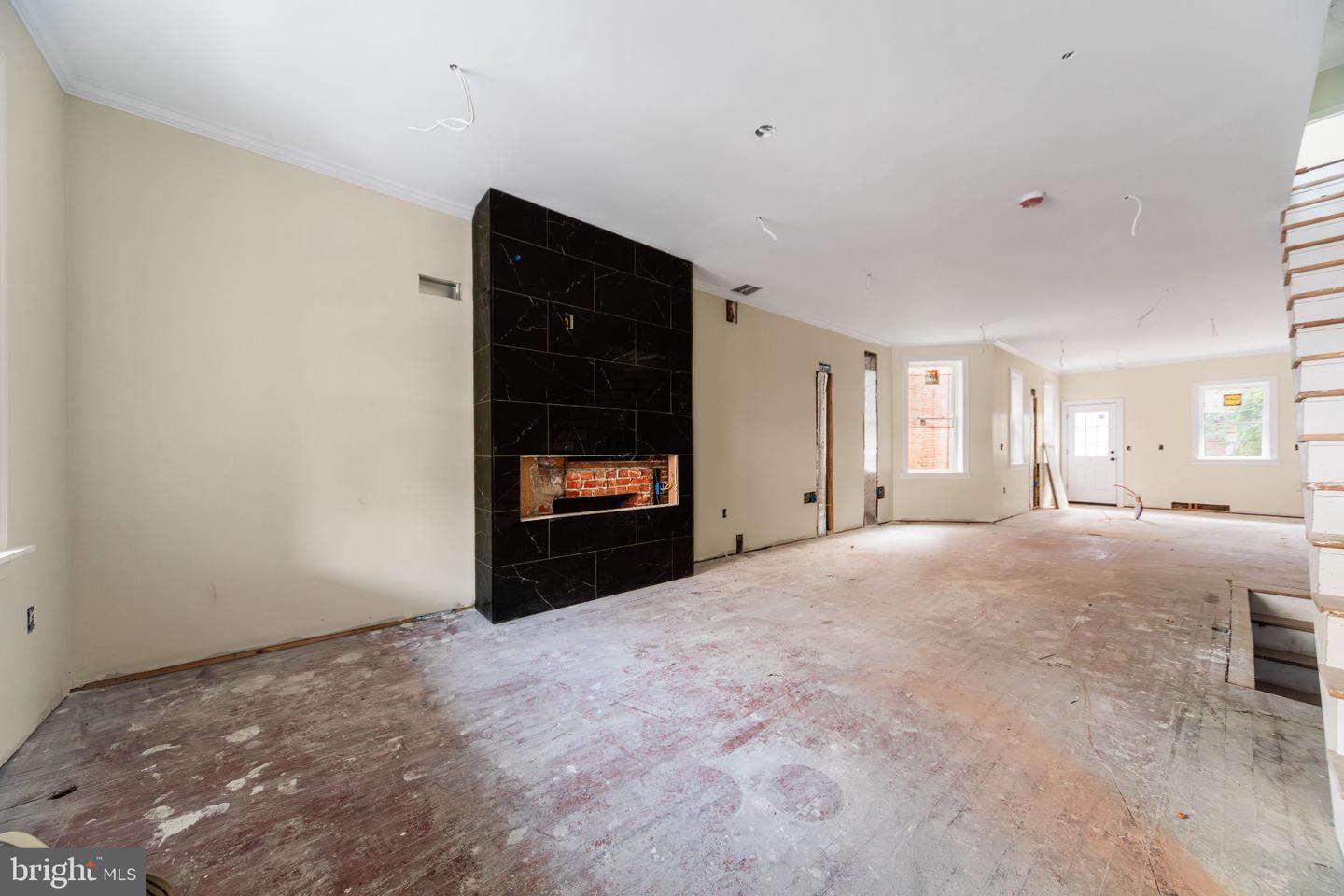 1127 S Paxon St Property Photo 4