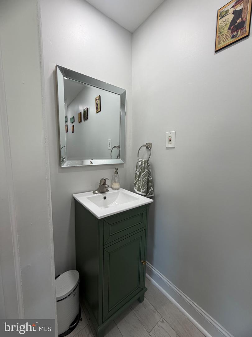 9432 Krewstown Rd Property Photo 8