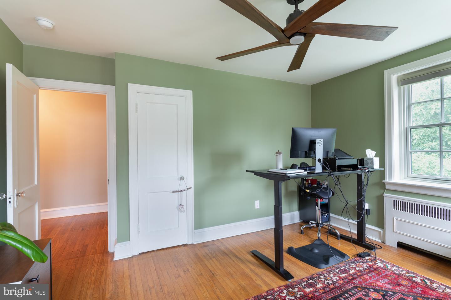 520 E Allens Ln Property Photo 18