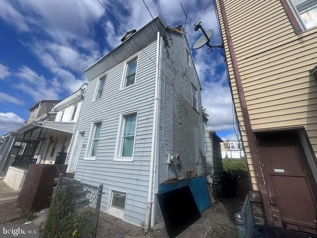 1353 Sellers St Property Photo 4
