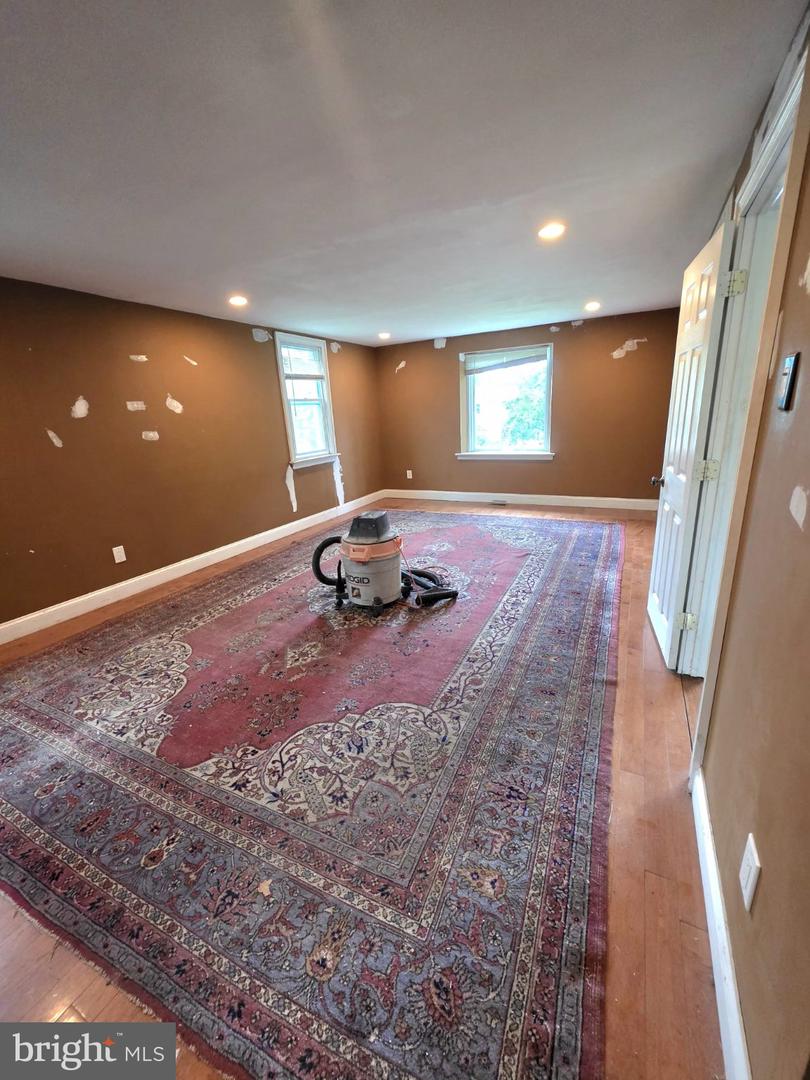 9527 Rising Sun Ave Property Photo 7