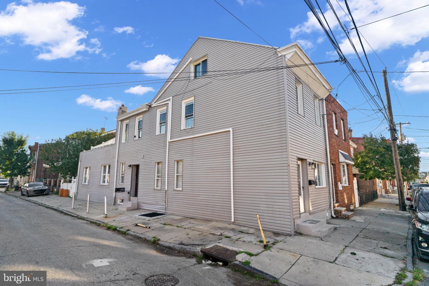 2724 ASH ST Property Photo 1