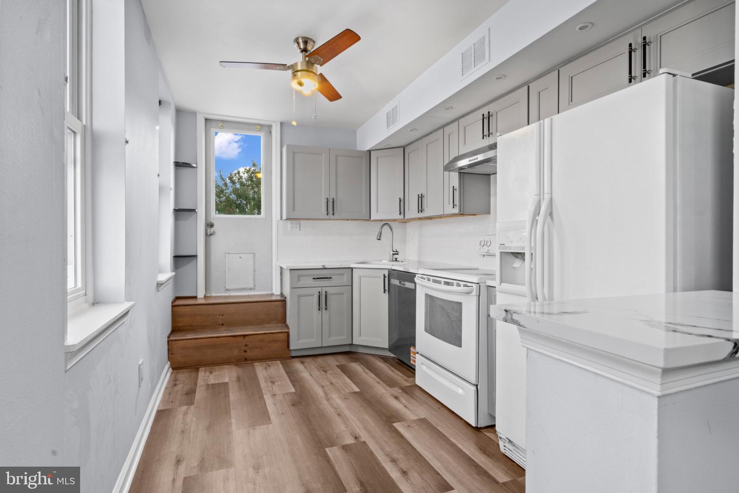 2724 Ash St Property Photo 10