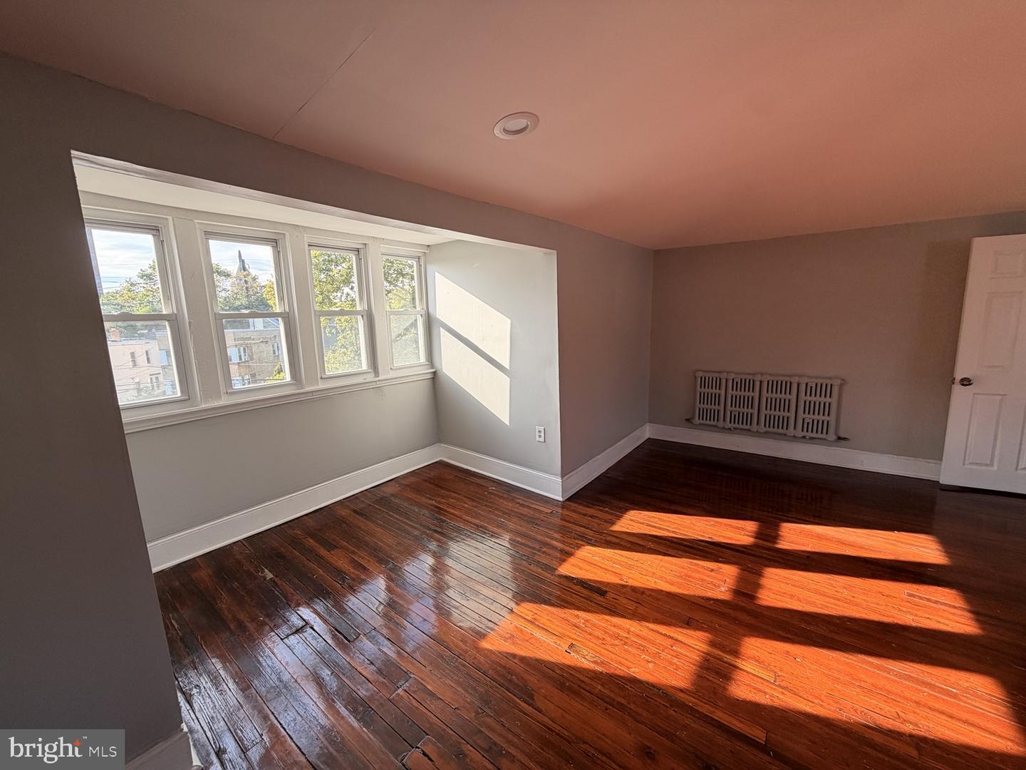 5149 Camac St Property Photo 4