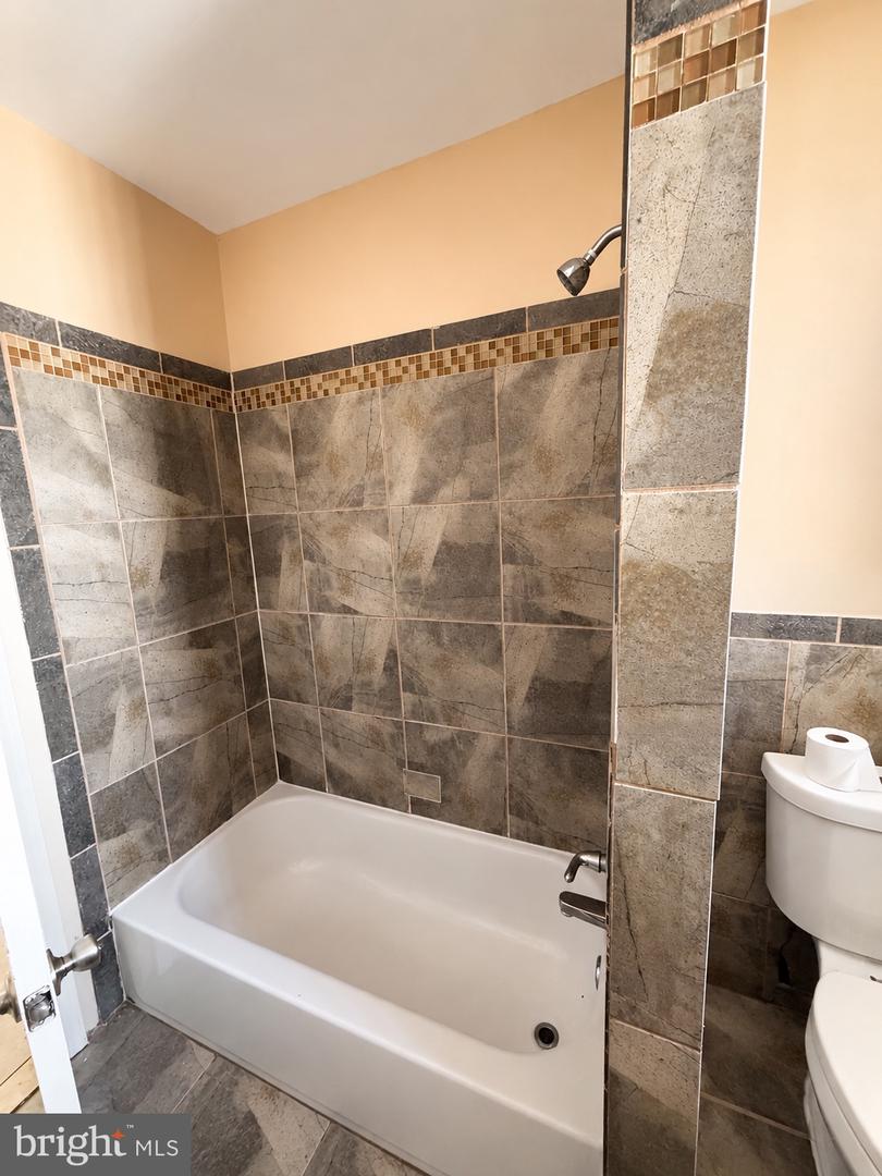 5149 Camac St Property Photo 5