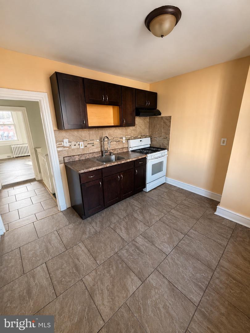 5149 Camac St Property Photo 7