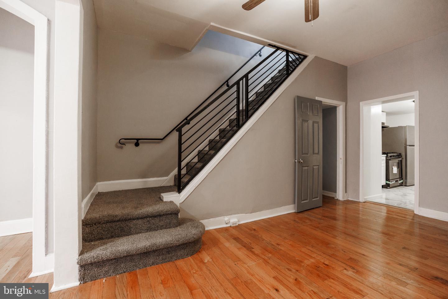 1406 Newkirk St N Property Photo 3