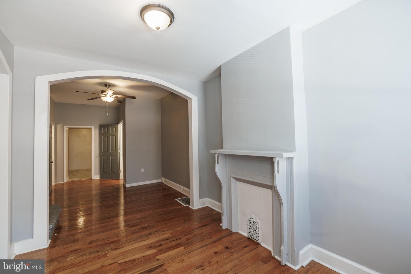 1406 Newkirk St N Property Photo 6