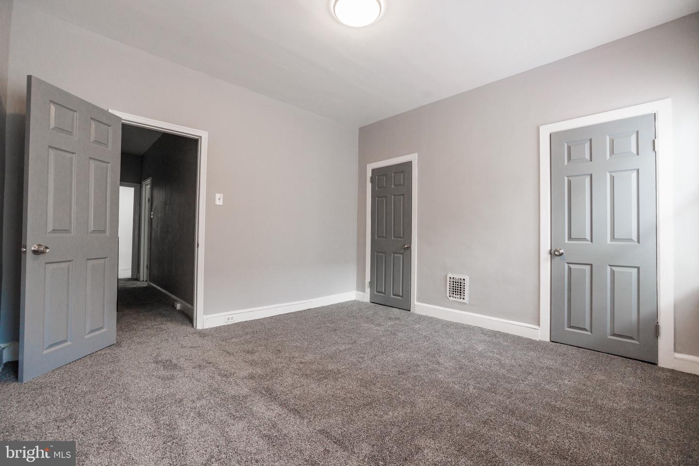 1406 Newkirk St N Property Photo 25