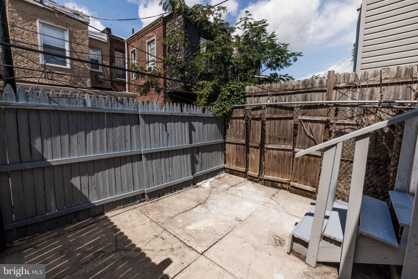 1406 Newkirk St N Property Photo 32