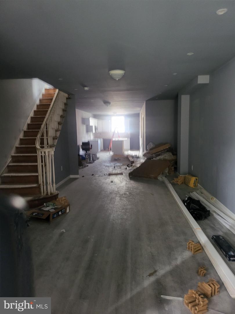 5211 Arlington St Property Photo 2