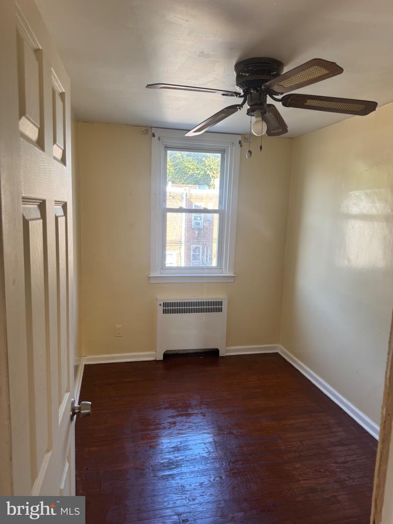 241 Howell St E Property Photo 10