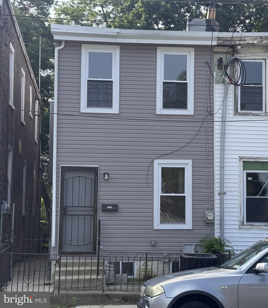 2056 E Haines St Property Photo 2