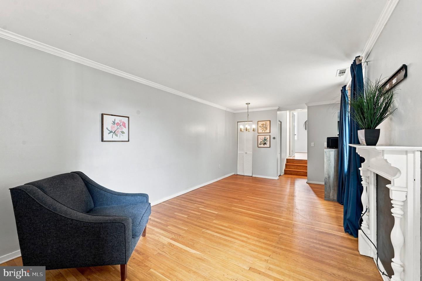 326 Queen St #3 Property Photo 5