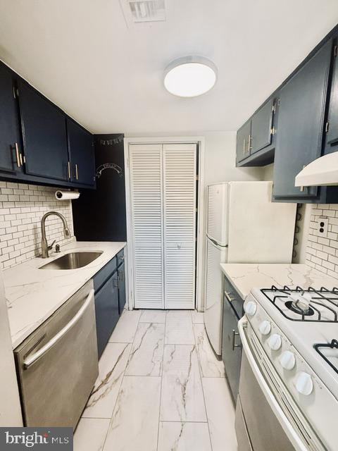 326 Queen St #3 Property Photo 8