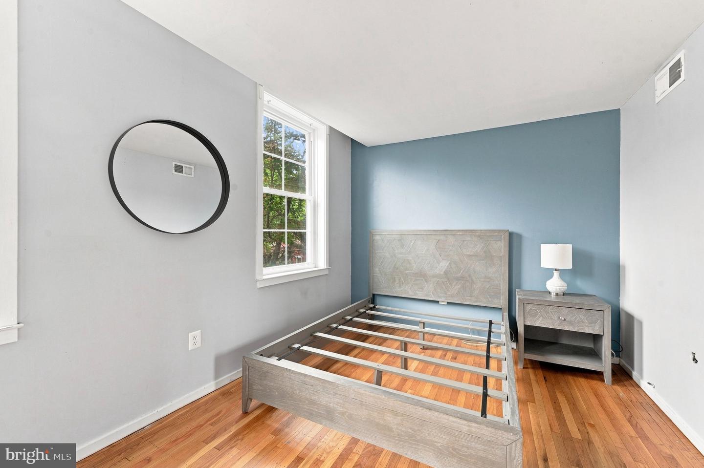 326 Queen St #3 Property Photo 12
