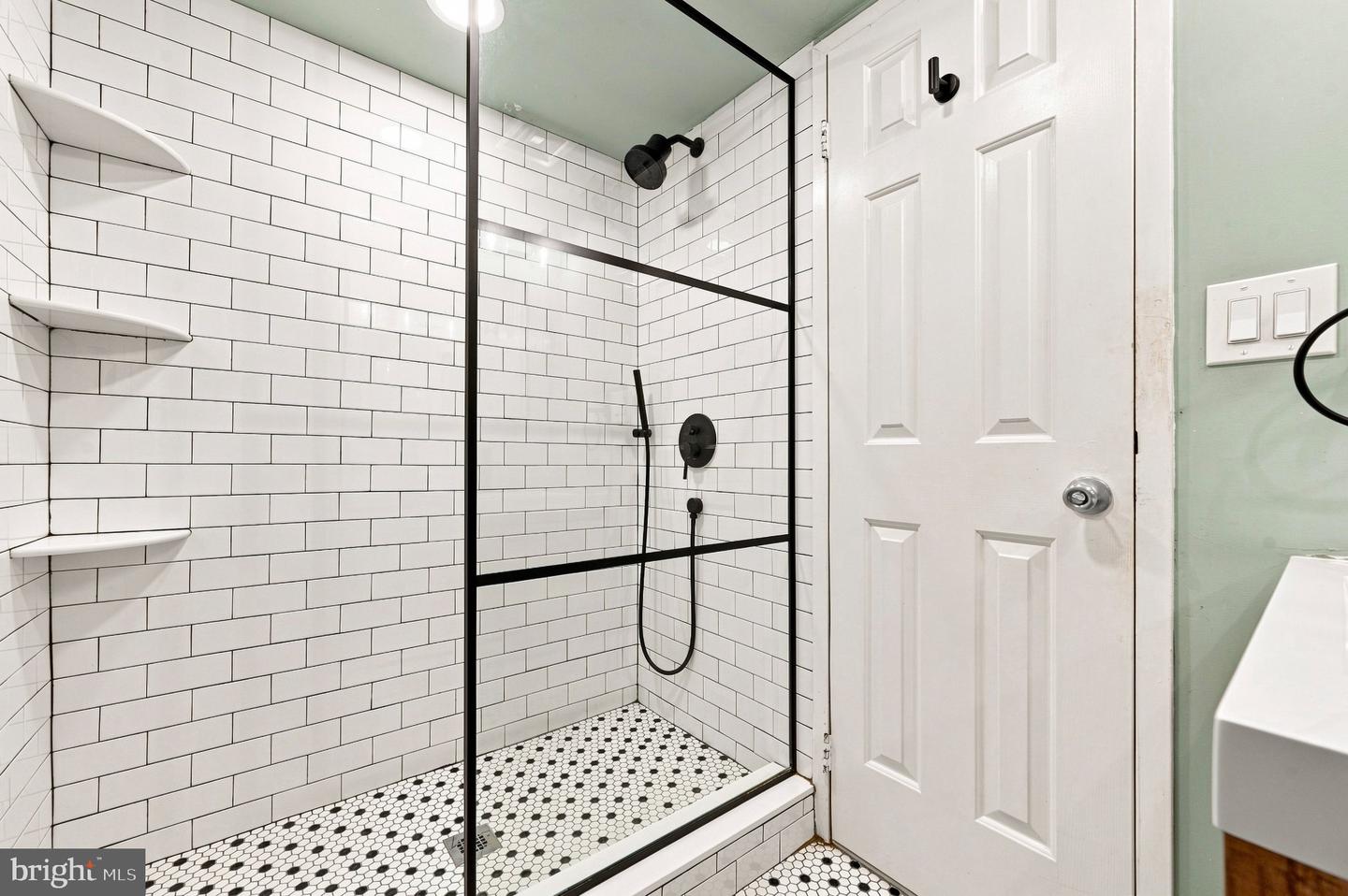 326 Queen St #3 Property Photo 13