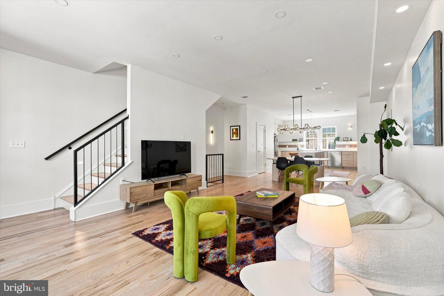 1710 Montrose St Property Photo 14