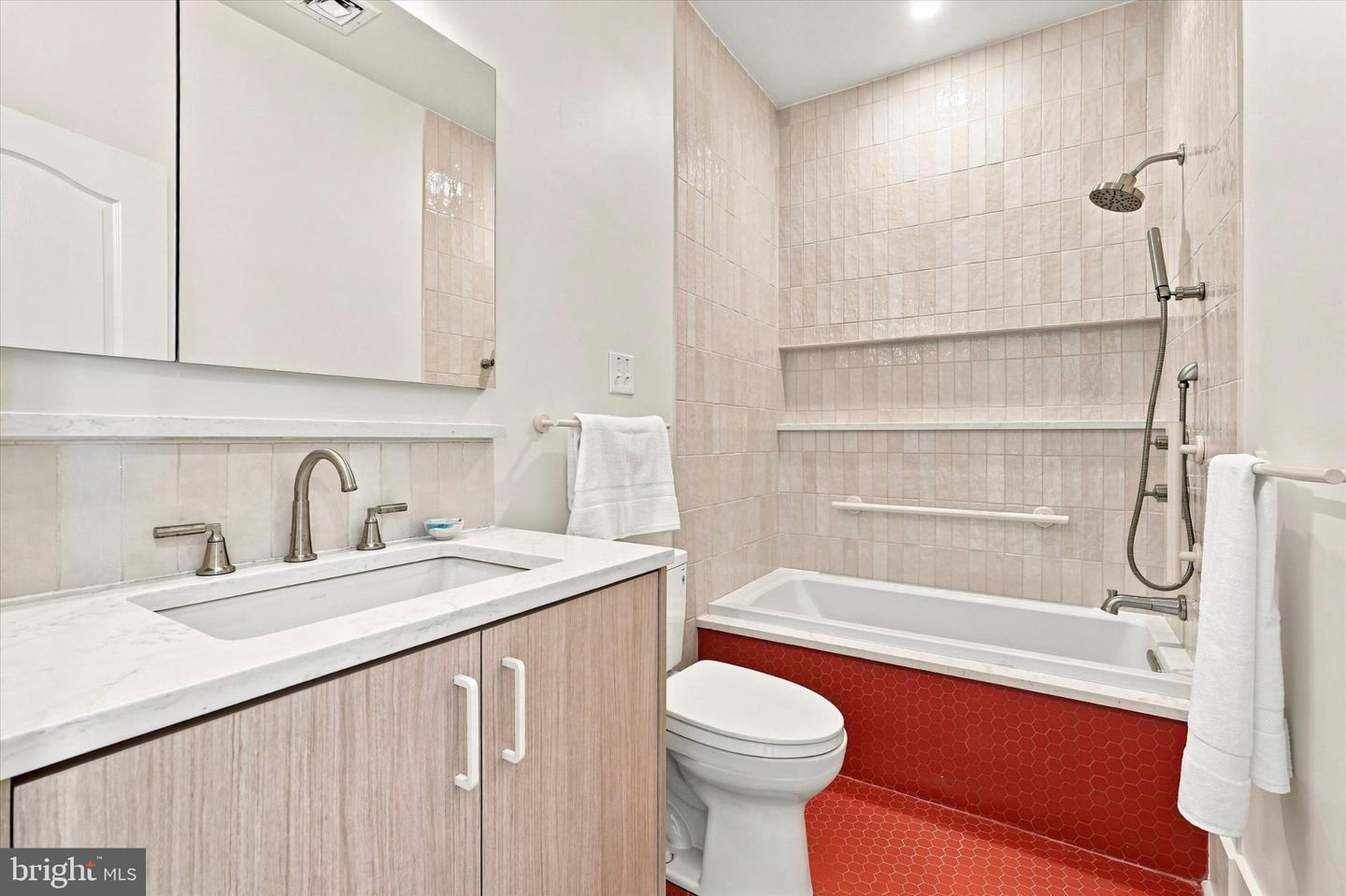 1710 Montrose St Property Photo 22