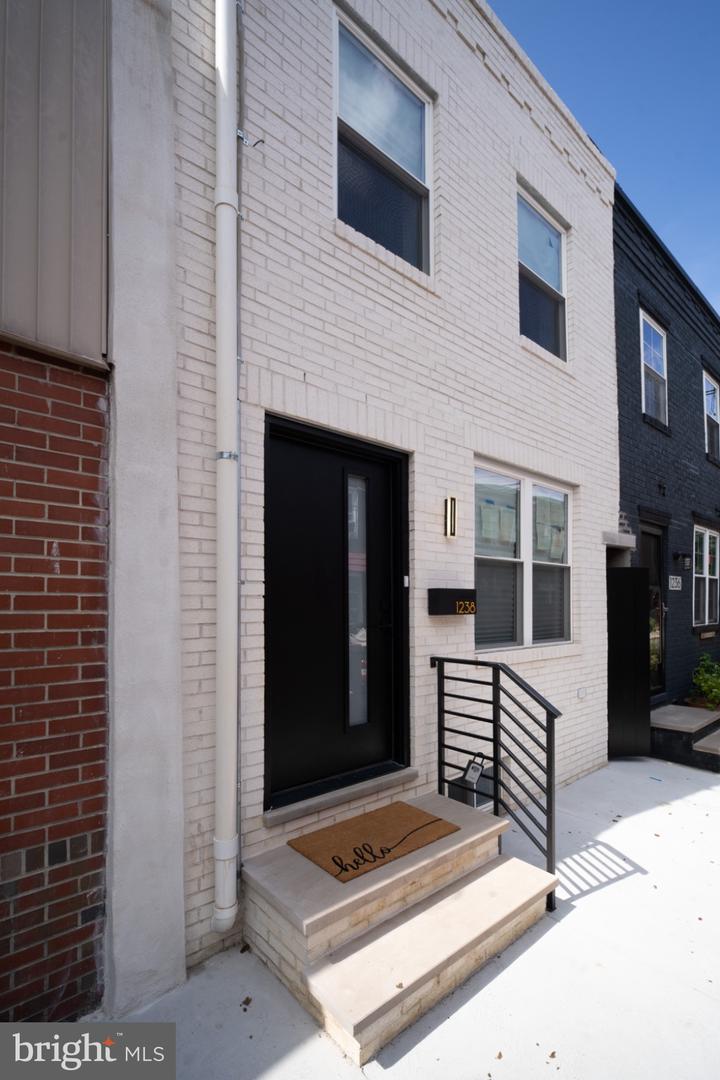 1238 S WARNOCK ST Property Photo 1