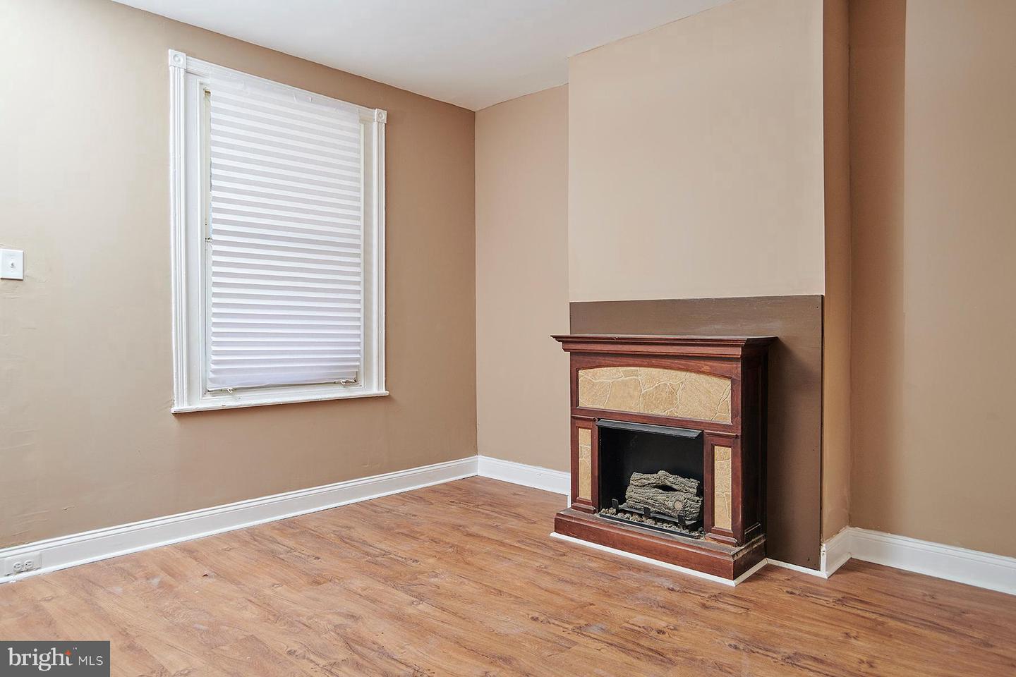 6123 Upland St Property Photo 10