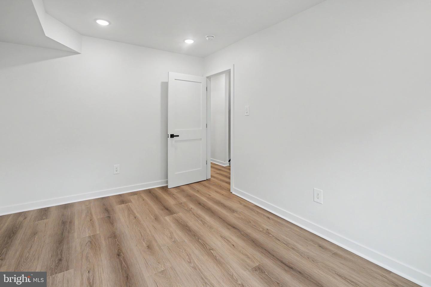 1513 E Hewson St Property Photo 14