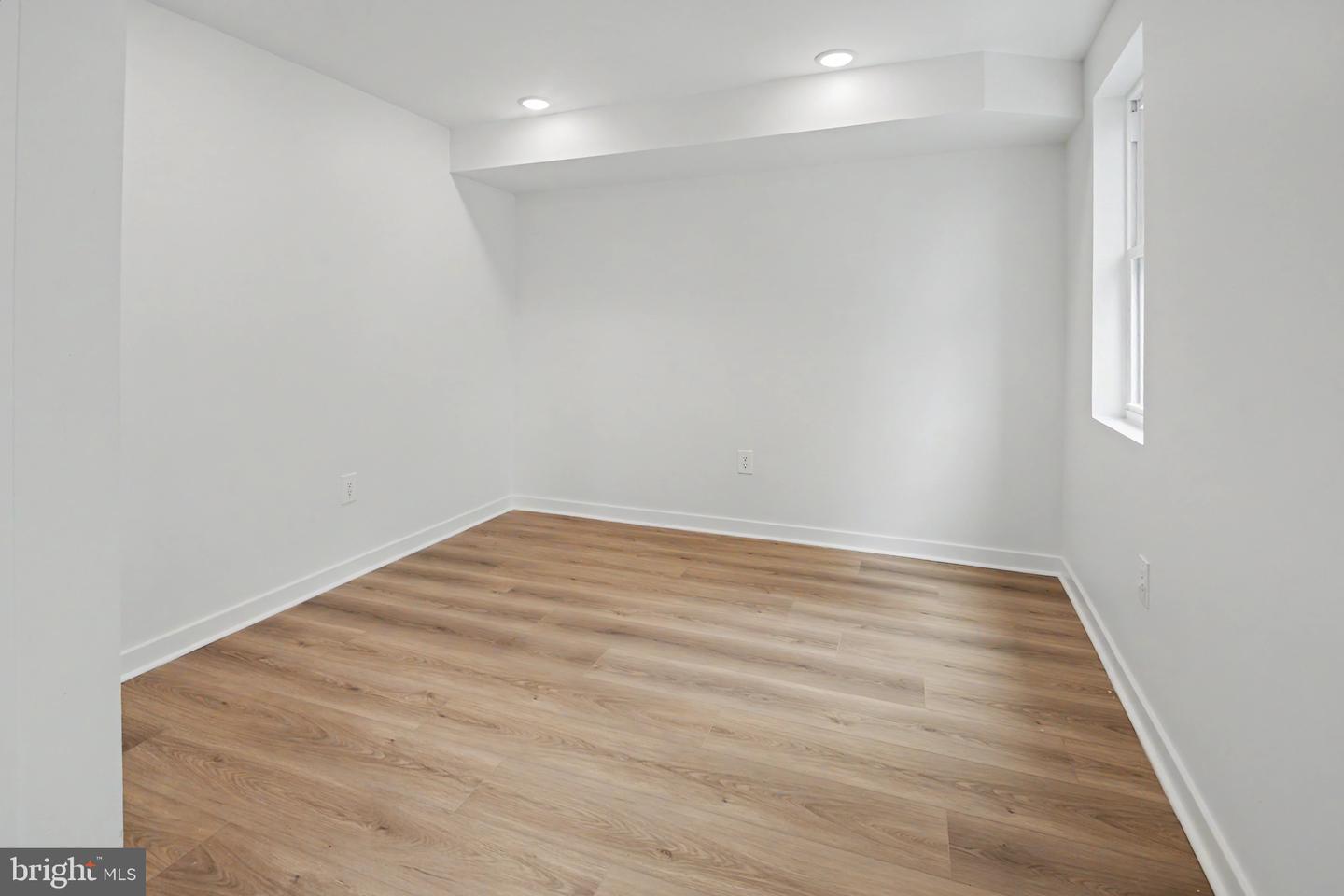 1513 E Hewson St Property Photo 18