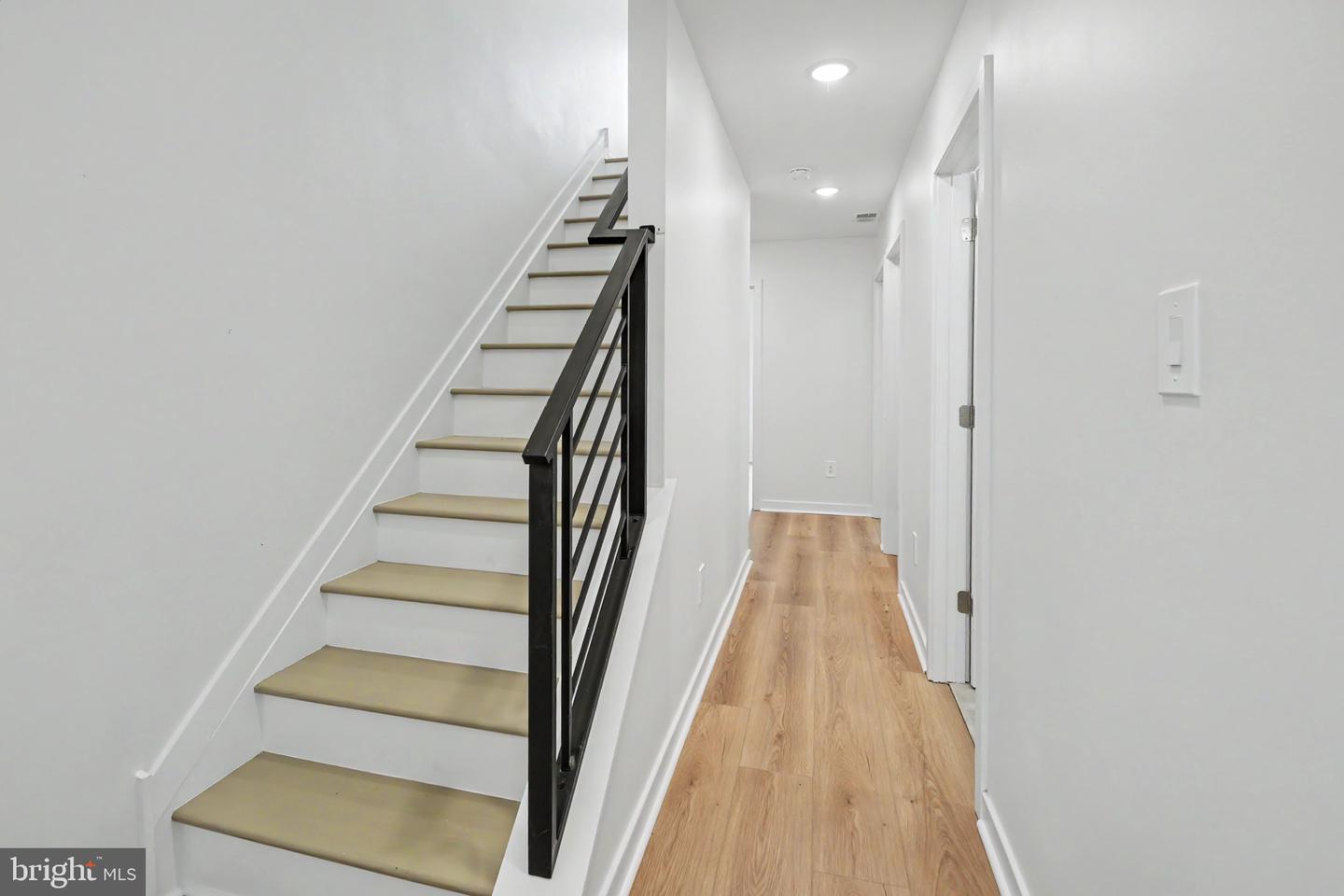 1513 E Hewson St Property Photo 20