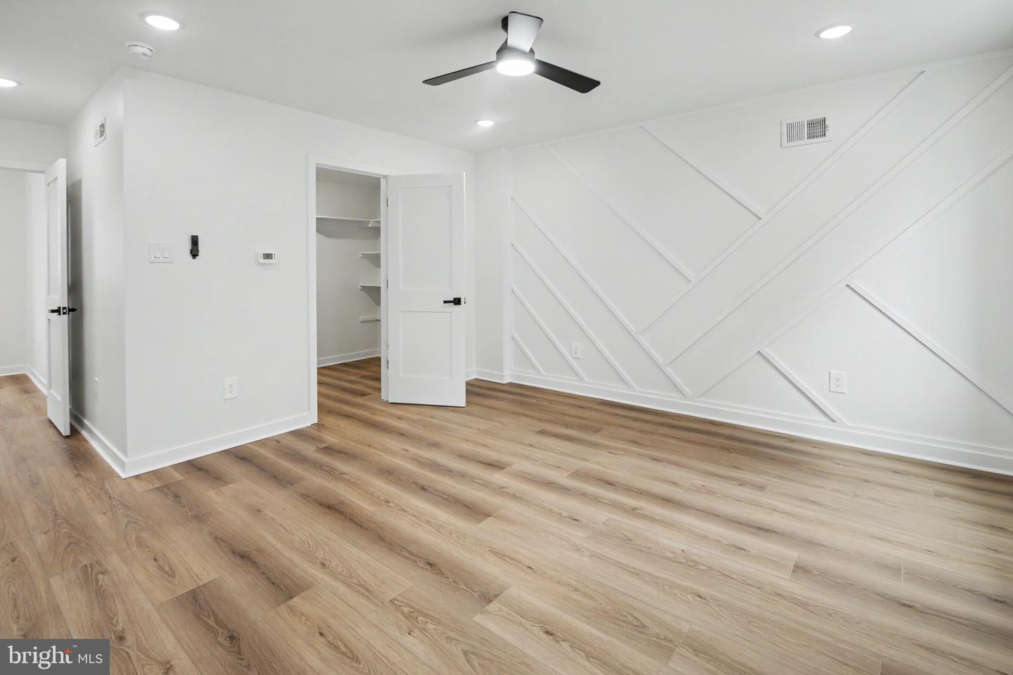 1513 E Hewson St Property Photo 22