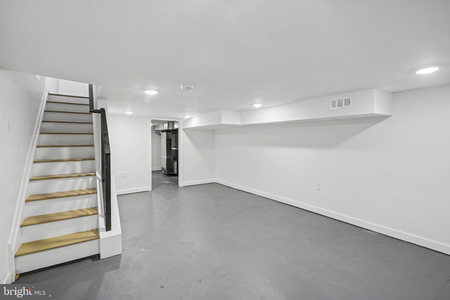 1513 E Hewson St Property Photo 28