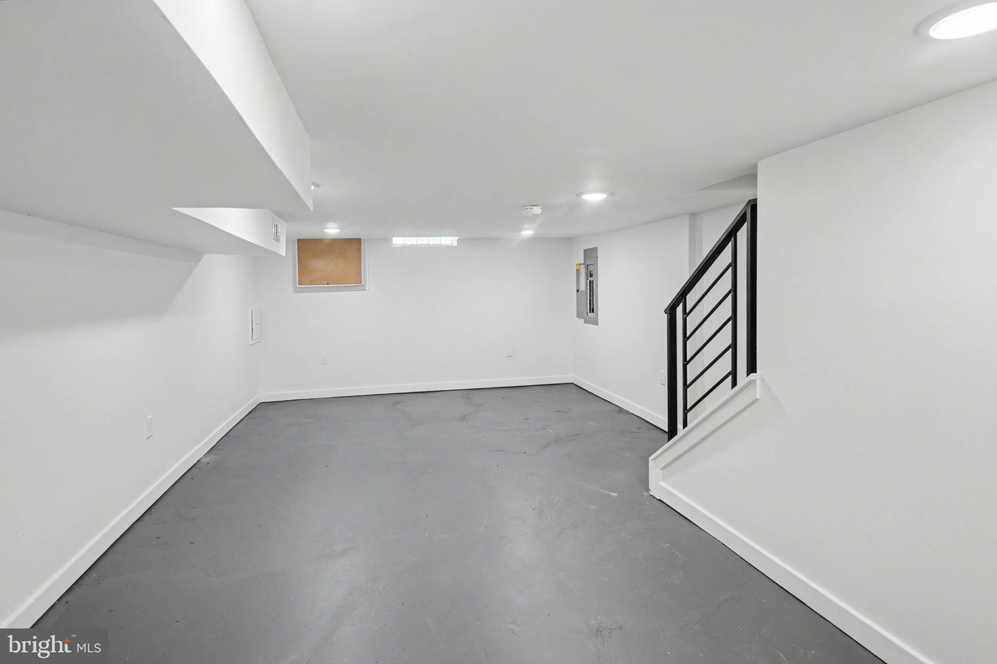 1513 E Hewson St Property Photo 29