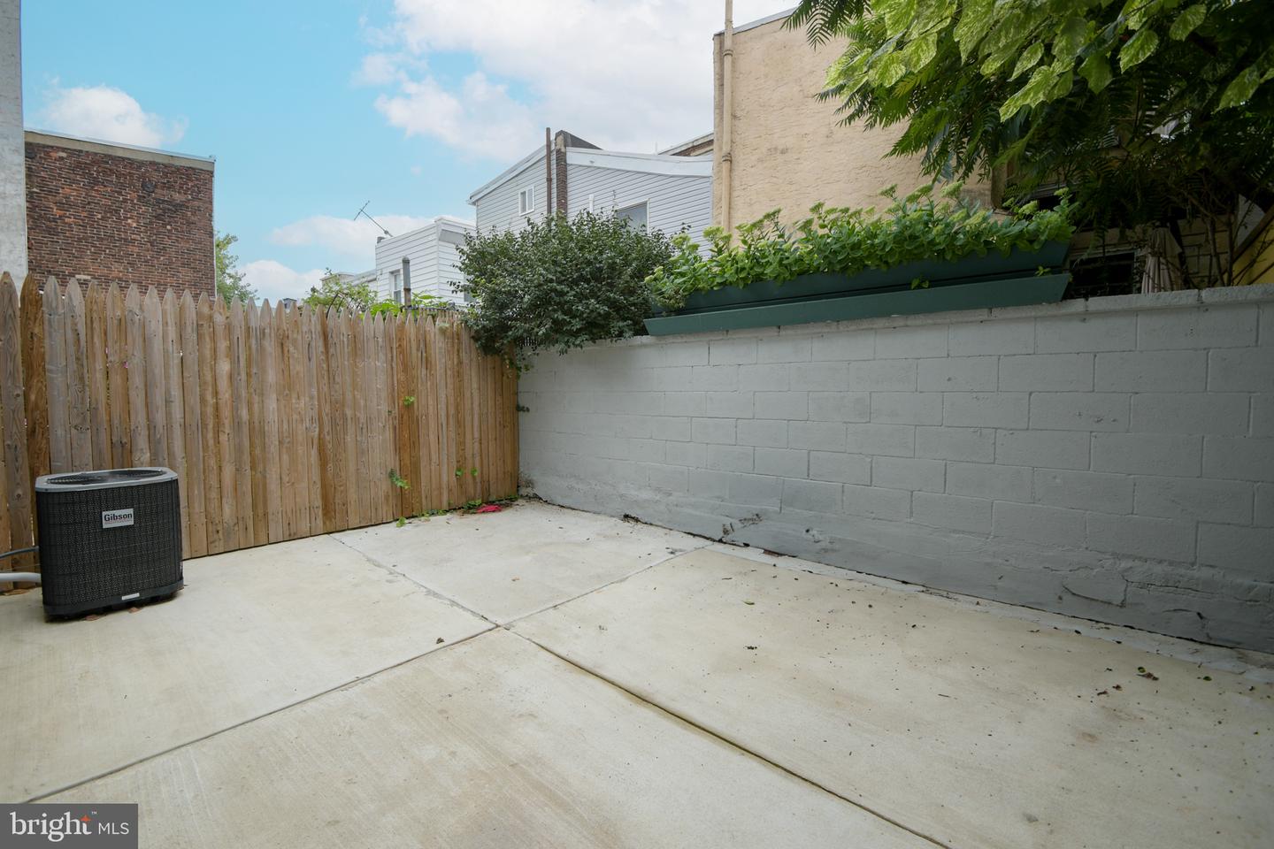 1513 E Hewson St Property Photo 32