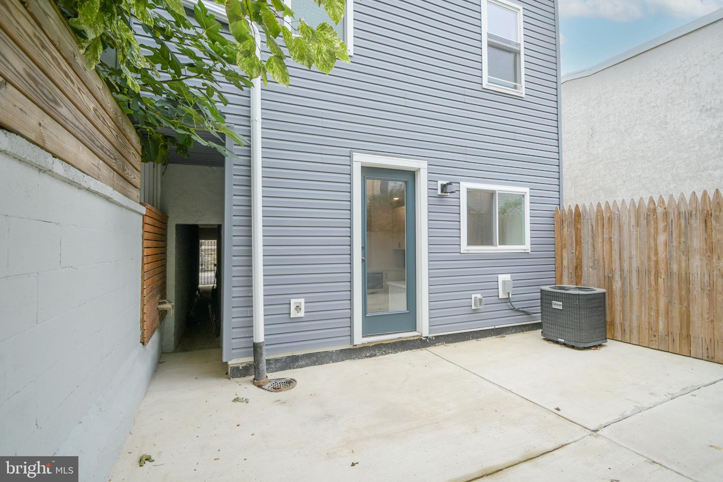 1513 E Hewson St Property Photo 34